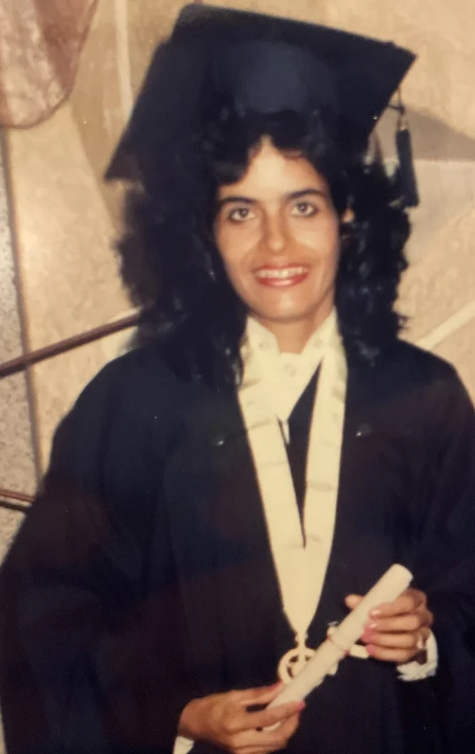 Sandra recevant son diplôme de vétérinaire